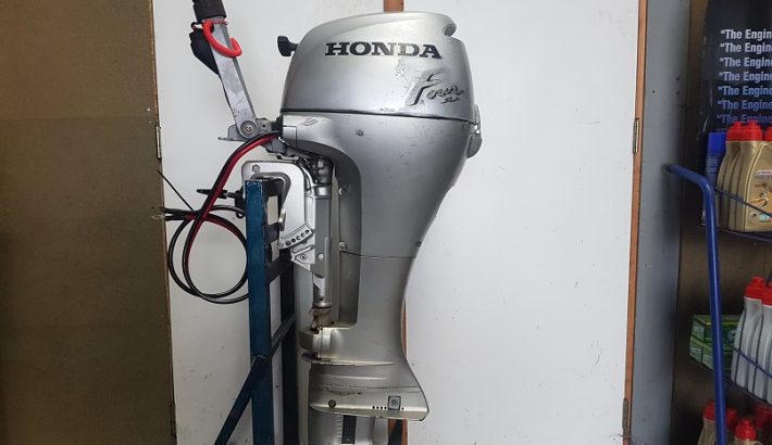 Honda 8 Pk 4 Takt Langstaart Electrische start.